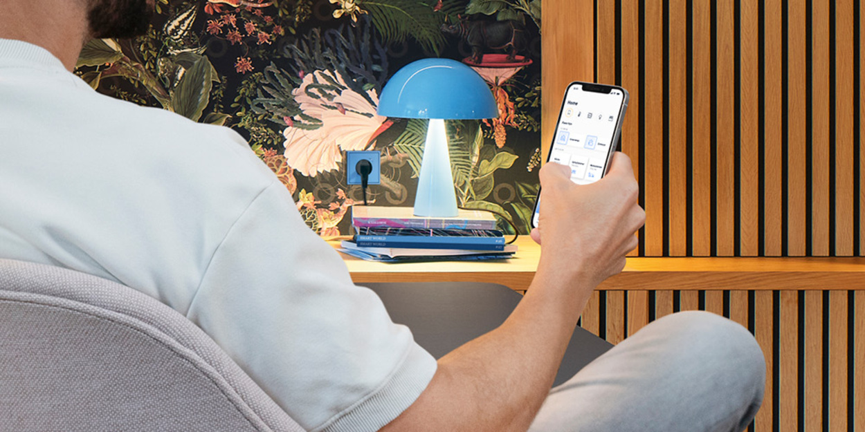 JUNG HOME bei Weber & Weber GmbH in Schönburg