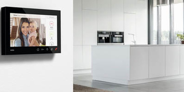 Gira Wohnungsstation bei Weber & Weber GmbH in Schönburg