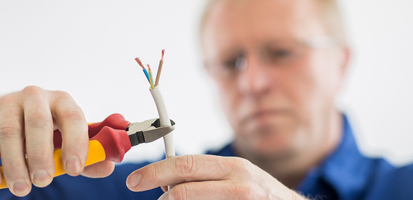 DGUV Vorschrift 3-Check bei Weber & Weber GmbH in Schönburg