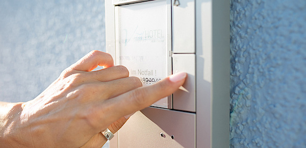 Sprech­anlagen bei Weber & Weber GmbH in Schönburg